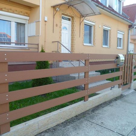 Palma Apartman Hajduszoboszlo Ngoại thất bức ảnh