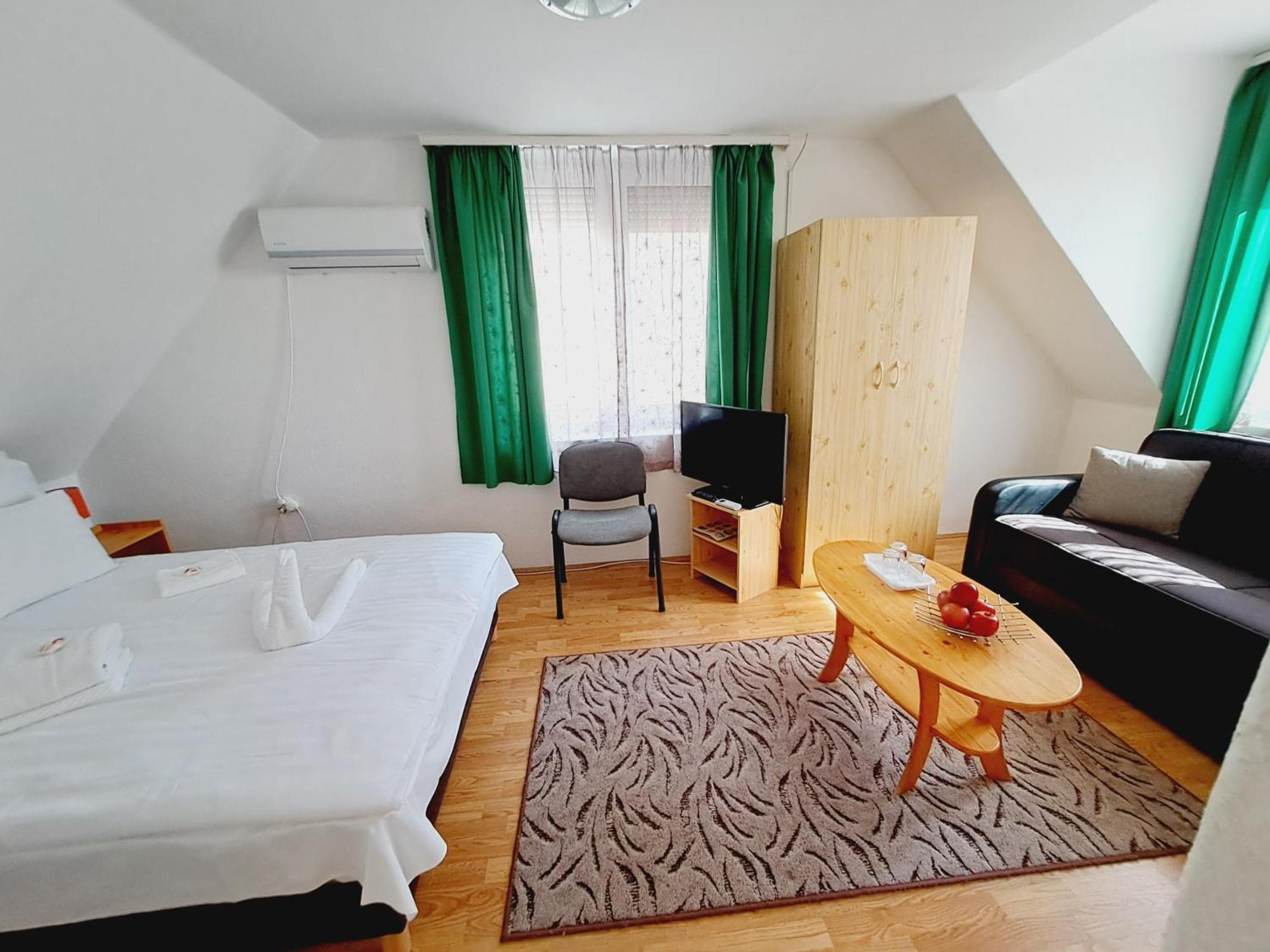 Palma Apartman Hajduszoboszlo Ngoại thất bức ảnh