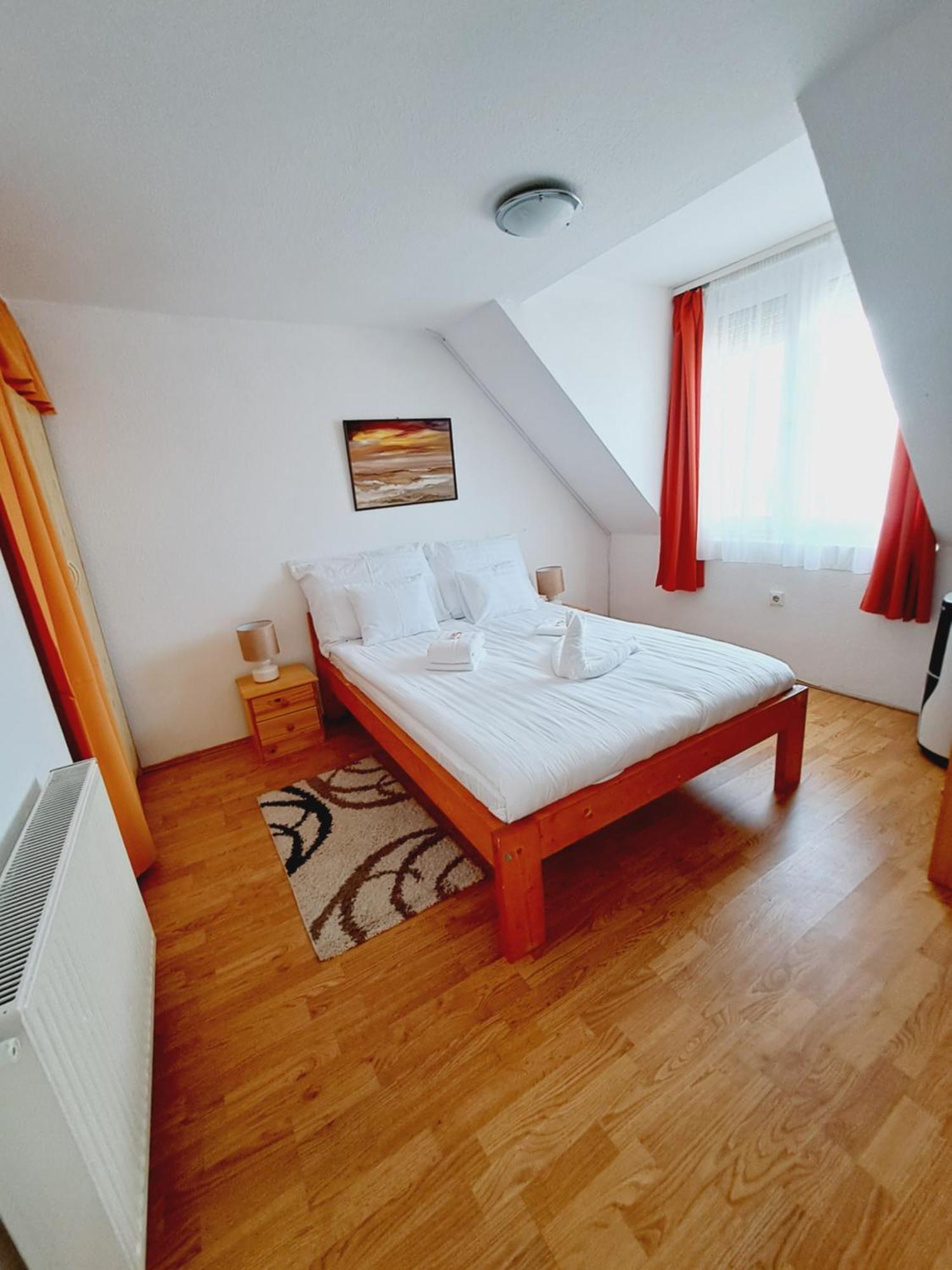 Palma Apartman Hajduszoboszlo Ngoại thất bức ảnh